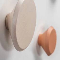 NADUA 3 Patères Rondes En Bois -Meubles Soldes Magasin 3 pateres rondes bois kave home nadua 2