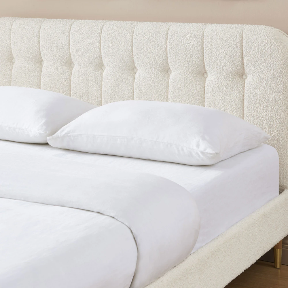 TORGO Lit Matelassé En Tissu Bouclette Pieds Bois Clair 160x200cm 7 TORGO Lit Matelassé En Tissu Bouclette Pieds Bois Clair 160x200cm – Image 5