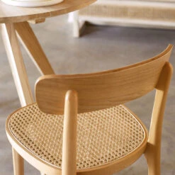 ROMANE Lot De 2 Chaises Bistrot En Bois Massif Et Rotin -Meubles Soldes Magasin lot 2 chaises bistrot bois massif rotin kave home romane 9