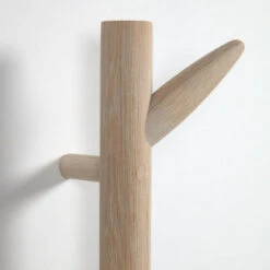 NATANE Porte-manteaux En Bois Design -Meubles Soldes Magasin porte manteaux bois design kave home natane 1